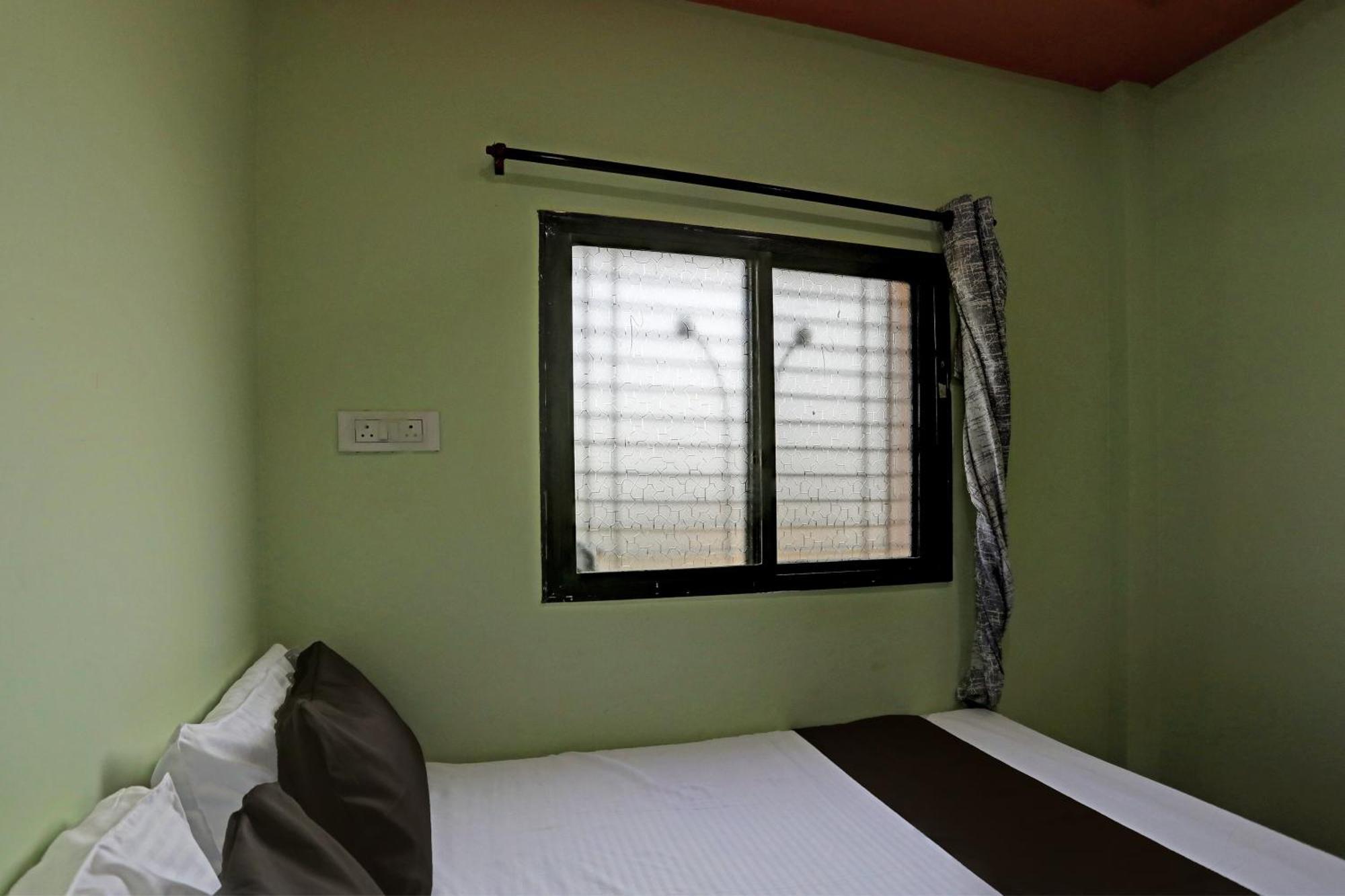 Spot On Hotel Leo Star Chandrapur Buitenkant foto